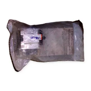 Leviton G24Q-3 Fluorescent Lampholder Base – actual item, photo 1 of 3