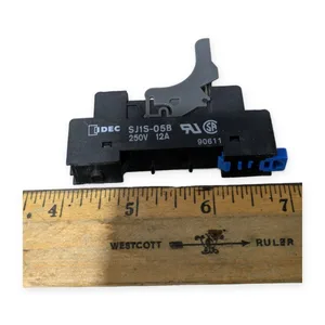 IDEC SJ1S-05B Relay Socket Base
