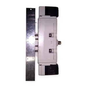 SMC EVS7-8-FJG-D-3ZMO Pneumatic Solenoid Valve – actual item, photo 1 of 4
