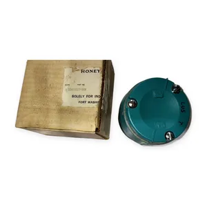 Honeywell 30686037-501 Positioner Pilot Valve