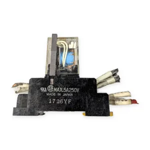1726YF Relay Socket Base 5A 250V with Plug-In Ice Cube Relay Industrial Japan – actual item, photo 1 of 3