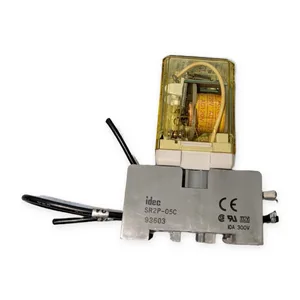 IDEC SR2P-05C Relay – actual item, photo 1 of 4