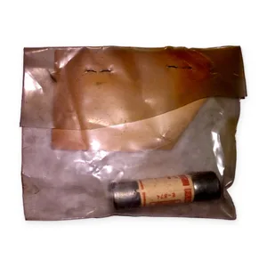 Gould OT-1 Fuse – actual item, photo 1 of 3