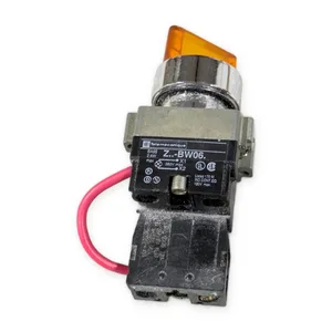 Telemecanique ZB2-BW06 Amber Lever Selector Switch