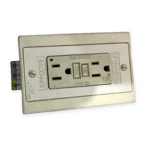 Phoenix Contact 1INPUT Duplex GFCI Outlet Receptacle – actual item, photo 1 of 4