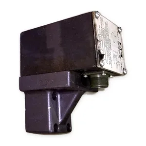 Eaton EHST-3-FVF-40 Pressure Relief Valve – actual item, photo 1 of 4
