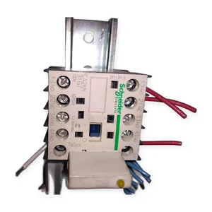Schneider Electric CA2KN Relay – actual item, photo 1 of 3