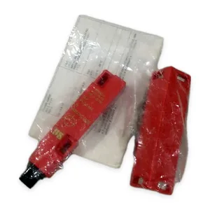 STI 28351-0010 Magnetic Safety Interlock Switch – actual item, photo 1 of 6