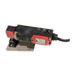 Banner SI-LS42DSG Safety Interlock Switch – actual item, photo 1 of 4