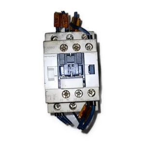 Schneider Electric CAD32 Contactor